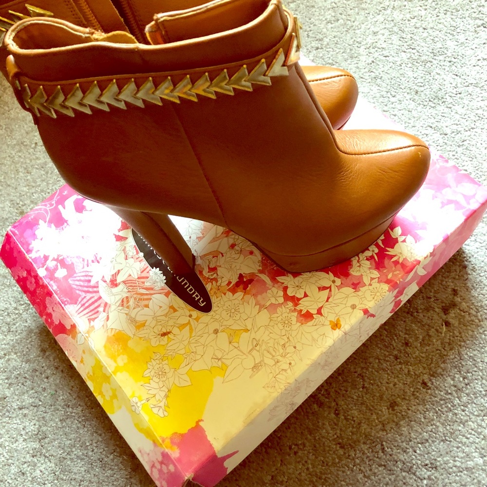 super comfy Ankle booties